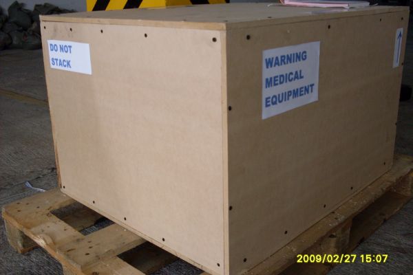 Boite en MDF et en Bois pour transport de materiel delicat!
